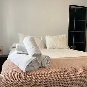 https://apartamento-los-califas.es-andalucia.com